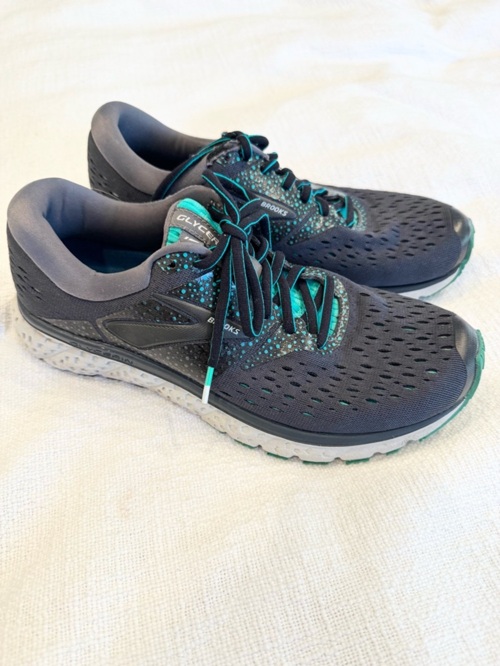 Brooks Women’s Glycerin 16 Running Shoe Grey Green 8.5 Trail Athletic Sneaker